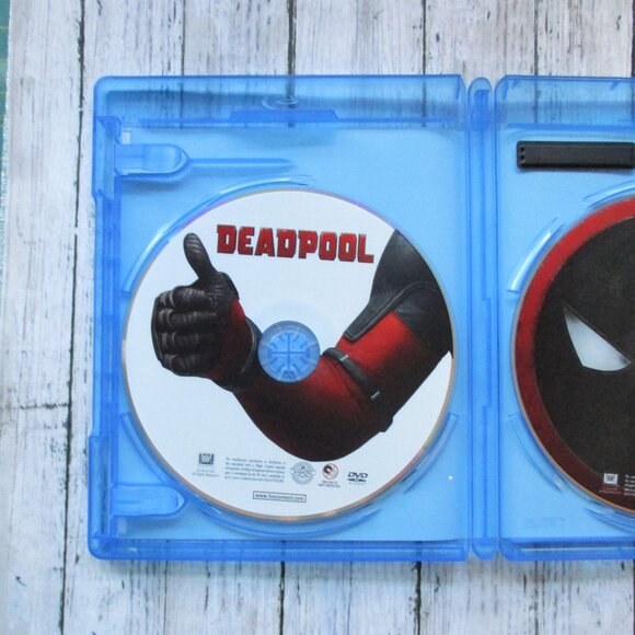 Deadpool Blu-Ray + DVD 2 Disc Movie Set - Picture 3 of 7
